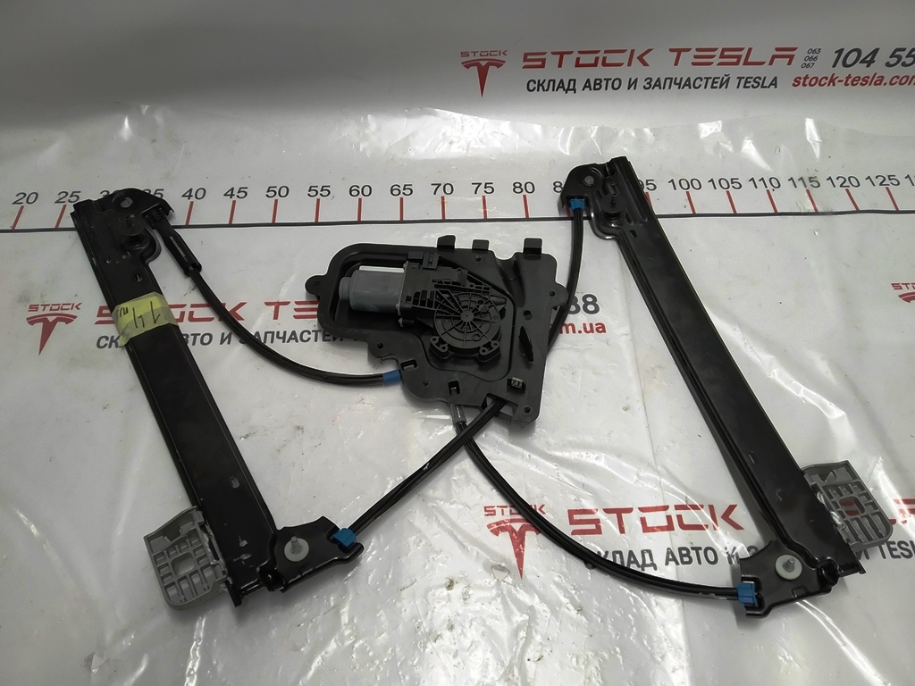 2 Alzacristallo anteriore sinistro Tesla modello 3 1096620-14-J